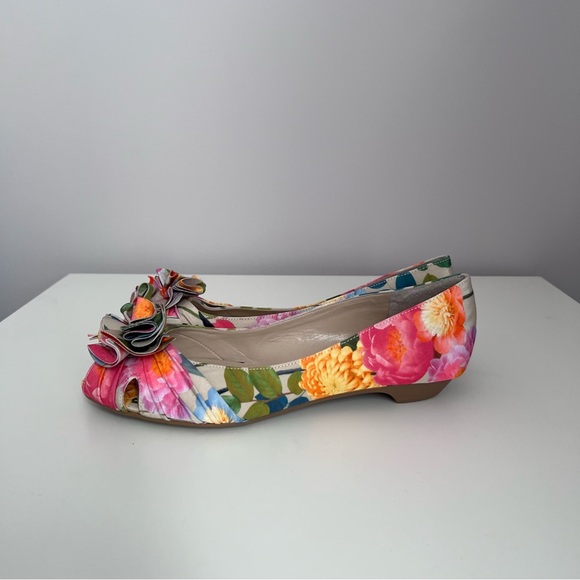 NEW Nine West Floral Flats - Picture 6 of 7